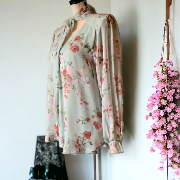 OLM Mint Green Floral Ruffle Trim Tie Neck Blouse
Size Large - Picture 10 of 15